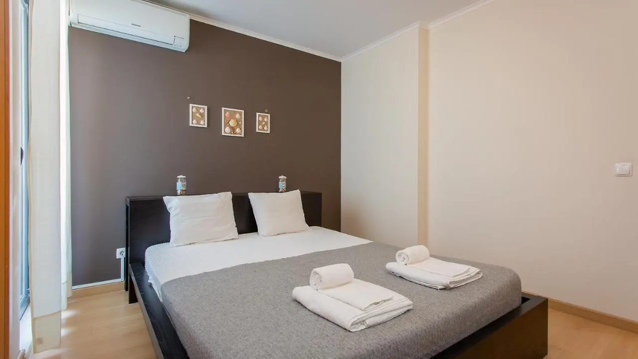 Monte Gordo 2Bdr Apartment W/ Ac & Balcony By Lovelystay